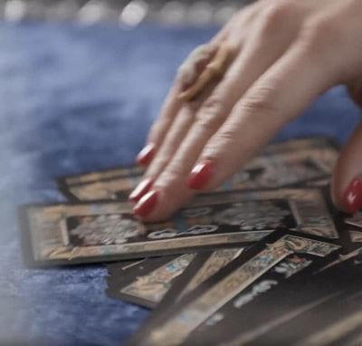 Tarot reader - Dior